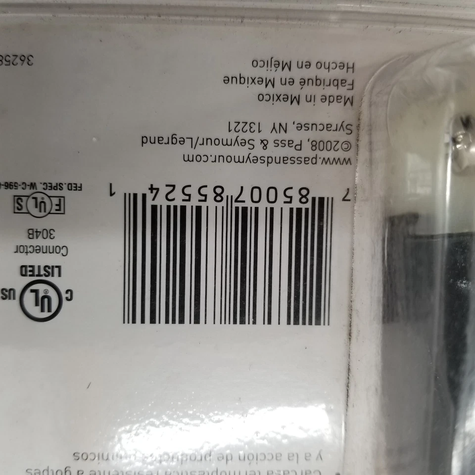 Conector de bloqueo de grado de especificación industrial Legrand Pass & Seymour L630CCCV3 Turnlok Foto 4 de 4