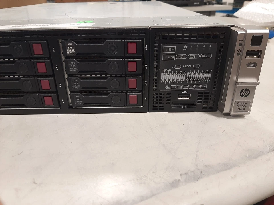 HP ProLiant DL380p Gen8 | 2x INTEL XEON E5-2630 | 4x 8GB DDR3 | 8x discos duros Foto 3 de 4