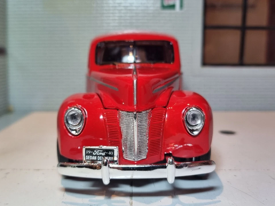Coca-Cola Gift Ford 1940 Christmas Sedan Truck Coke Delivery 1:24 Scale P Model - Image 4 of 4