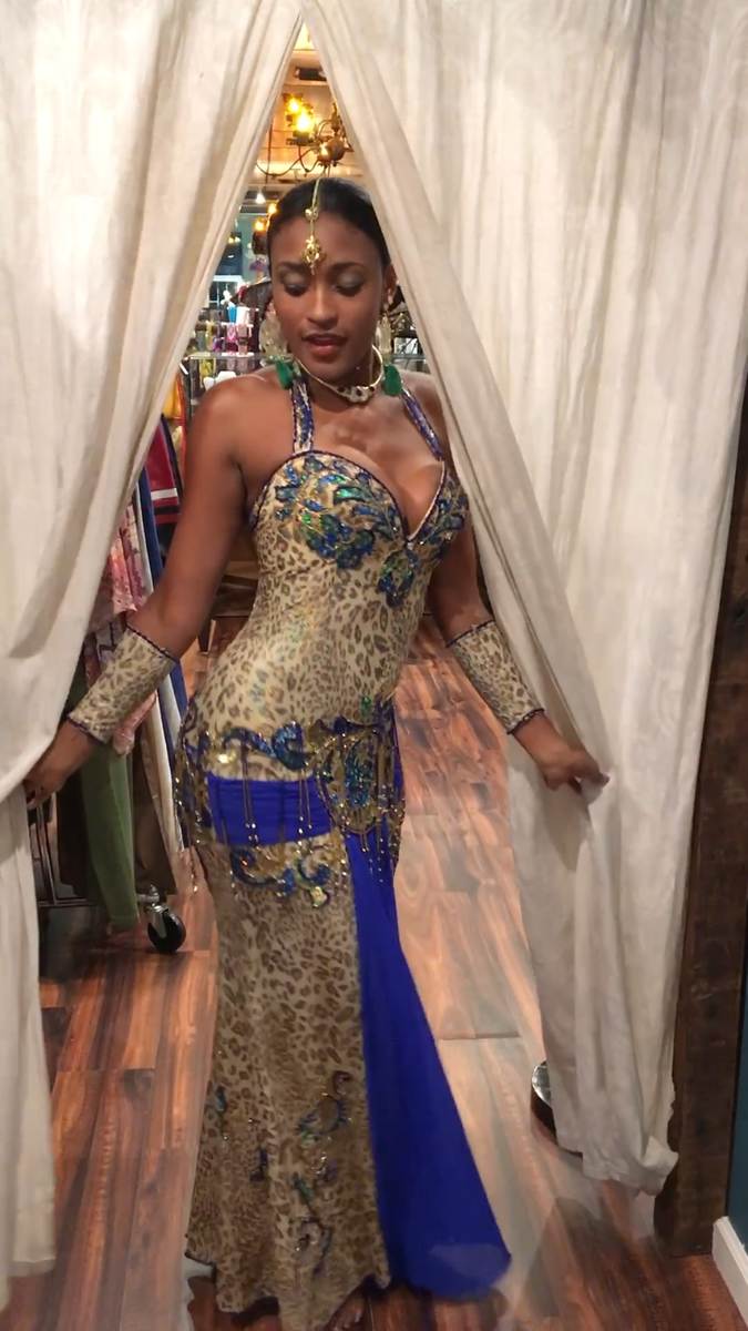 ベリーダンス Hallah of Egypt Belly Dance Costume Custom Belly Dance Costume: Handmade Egyptian Oriental Dance