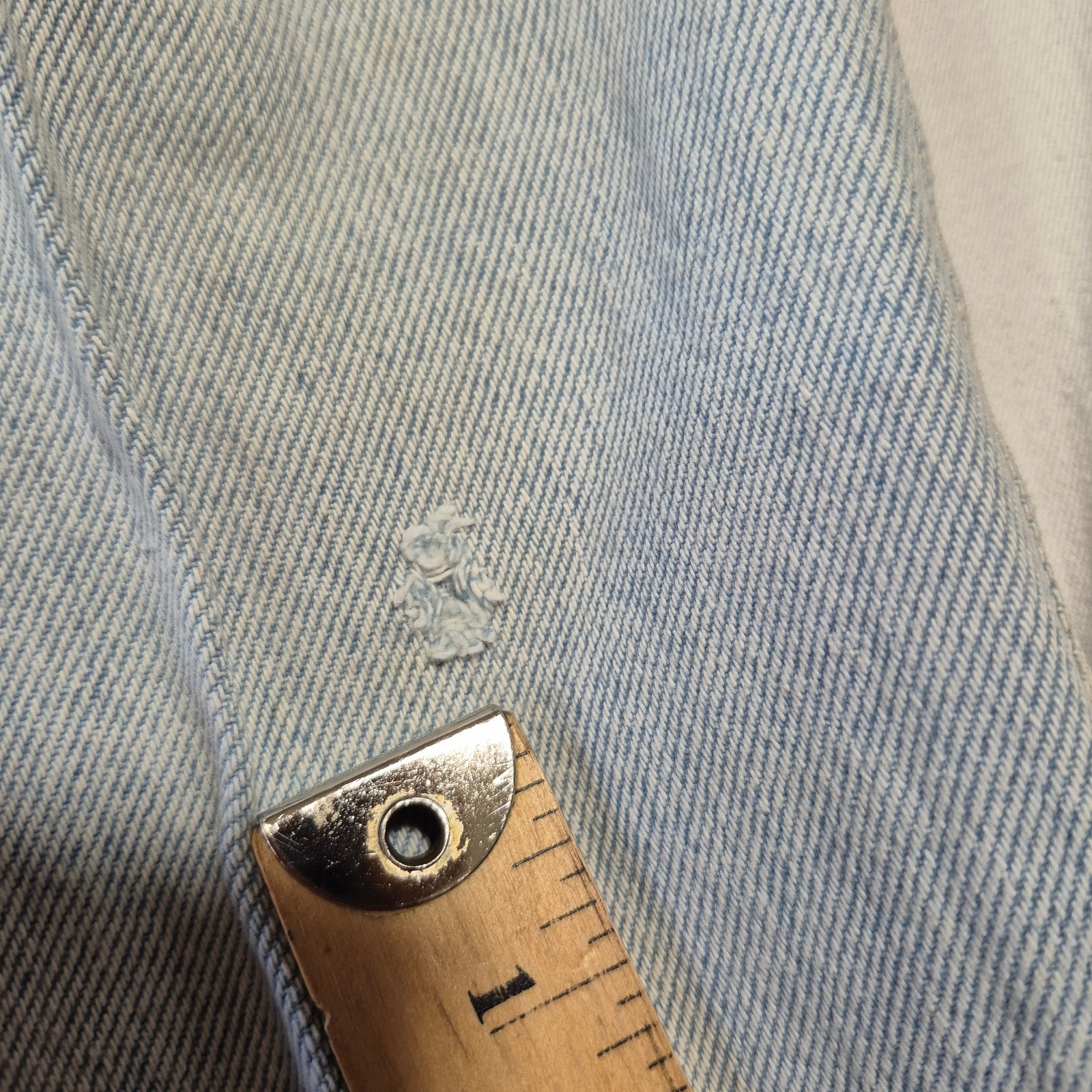 VTG LEVIS 521 JEANS TAPERED FIT and LEG  SIZE 10 28x30 MADE IN USA thumbnail 4