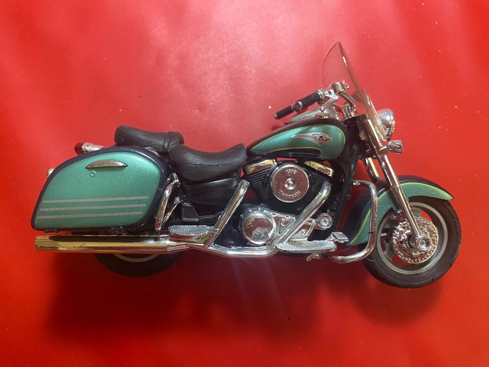 MAISTO 1:18 Modellino Moto KAWASAKI V Verde ruote in gomma - Immagine 2 di 4