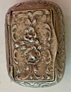 Vintage Peruvian Plata 916 Silver Repoussé Floral Pill Snuff Box Artisan Art