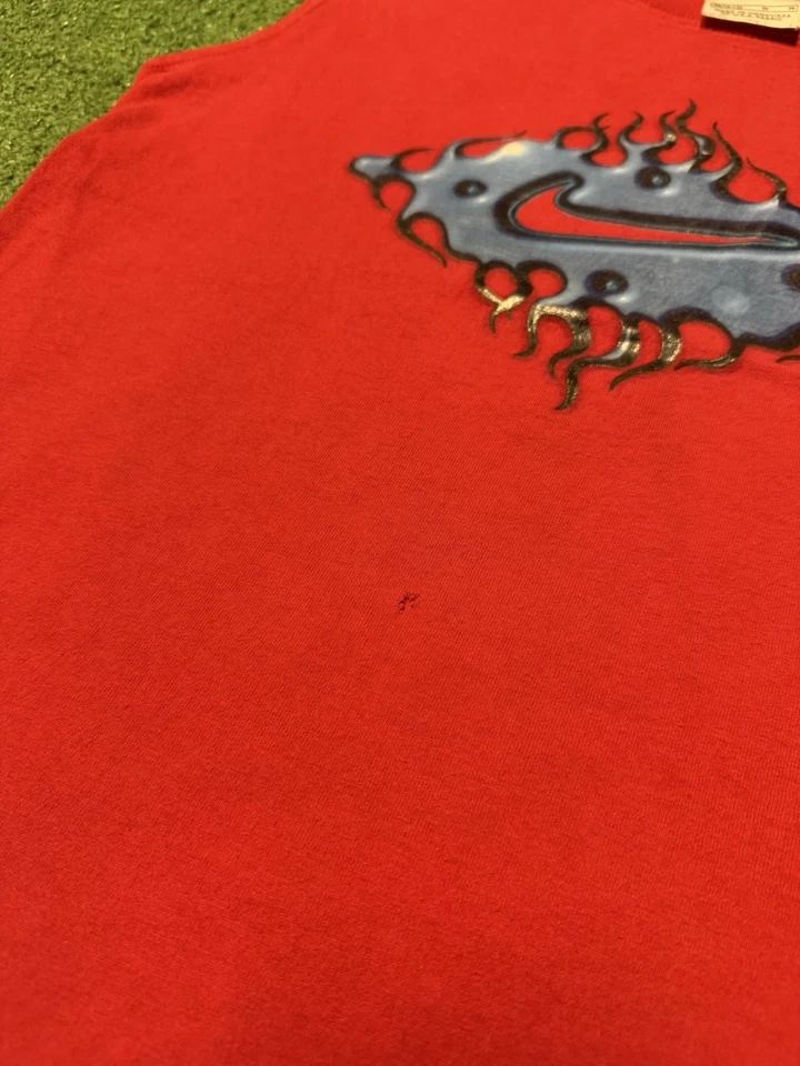 Lote de camisetas sin mangas de baloncesto vintage Y2K Nike para niños talla S-M rojas MARCADAS Foto 4 de 4