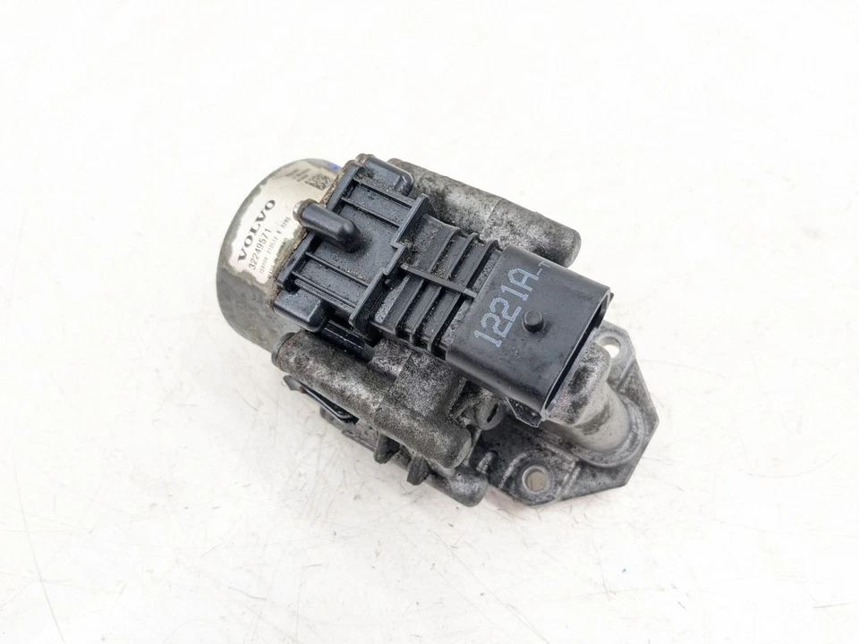 VOLVO XC40 GEARBOX OIL PUMP  1.5 T5 PETROL HYBRID 32249571 2021 - Image 2 of 4