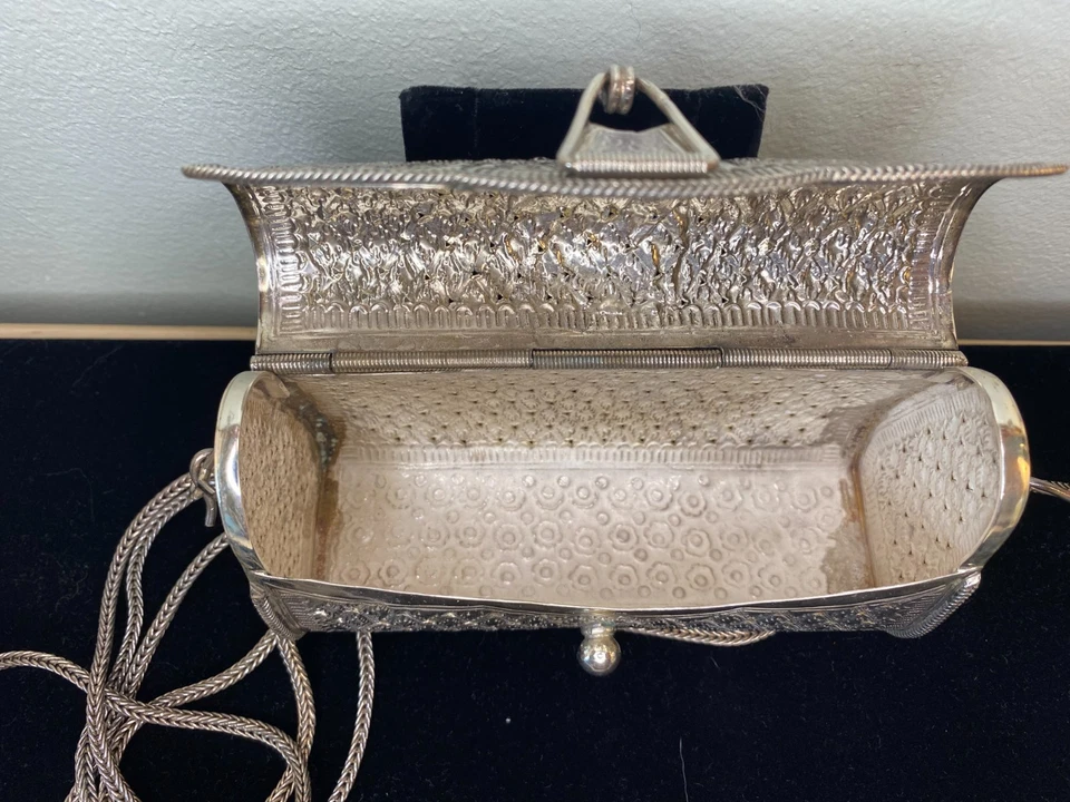 ANTIGUO BOLSO DE MANO HECHO A MANO DE PLATA 925 MACIZA CON CORREA DE ESLABONES DE CADENA DE PLATA Foto 4 de 4