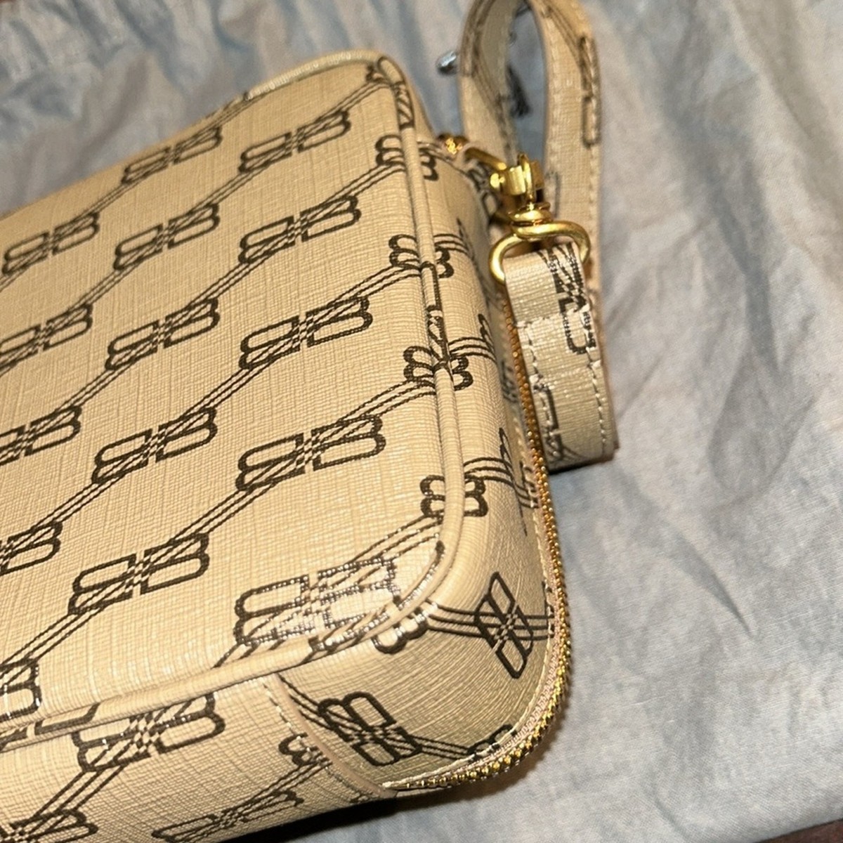 Authentic Balenciaga Signature BB Leather Pouch. | eBay