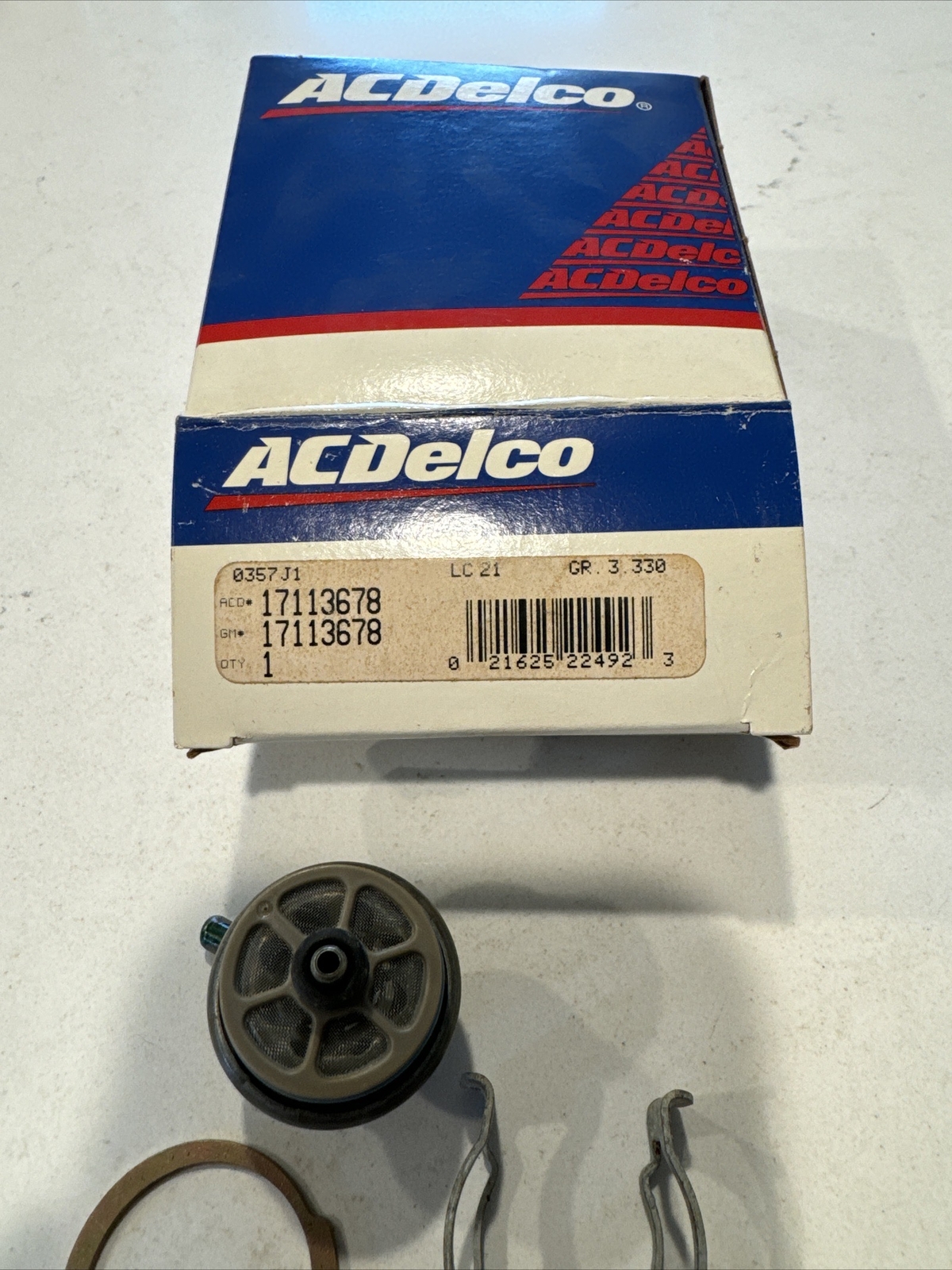 New GM 17113678/19245530 Fuel Pressure Regulator 199903 Silverado