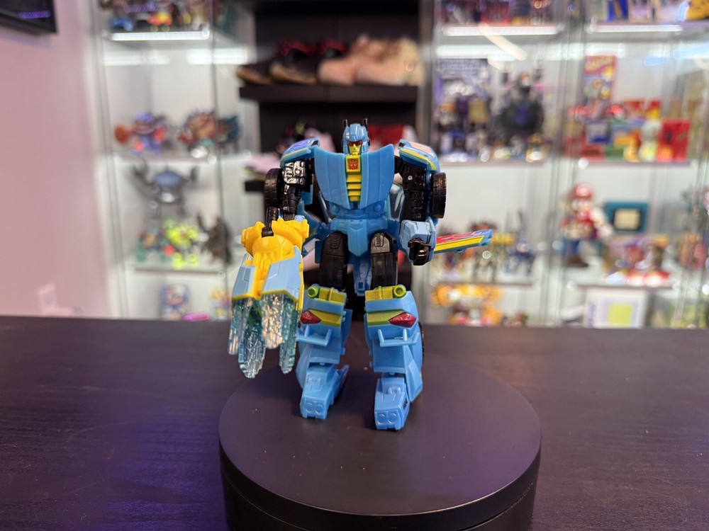 Transformers Generations Thrilling 30 Deluxe Class Nightbeat