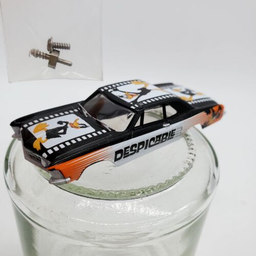 NEW: Auto World Daffy Duck 1963 Buick Riviera 1:64 Slot Car BODY ONLY Metal Pin - Picture 1 of 14