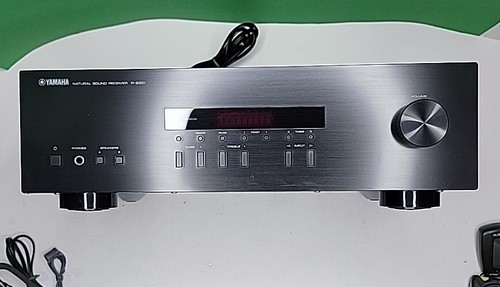 Yamaha R-S201 Natural Sound Receiver AM/FM Stereo - No Remote. - Picture 3 of 11