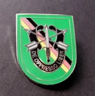 US 10TH SPECIAL FORCES AIRBORNE SF GROUP LAPEL PIN BADGE 1.5 INCHES