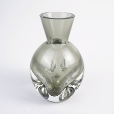Blumenvase der 50er 60er Jahre aus Rauchglas von Friedrich Glas ca. 13 cm hoch