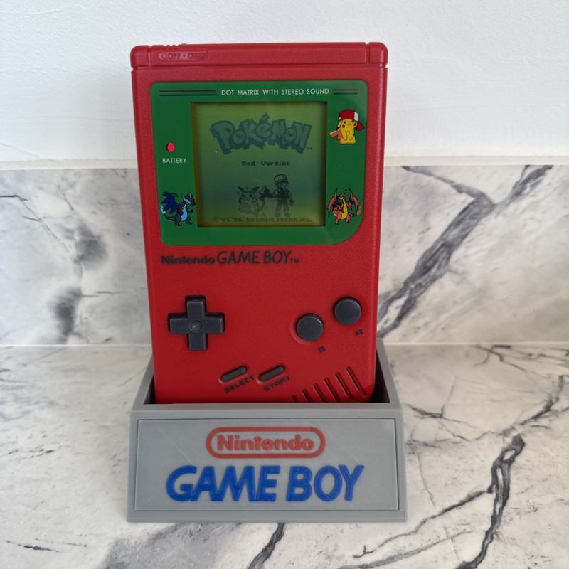 Original Nintendo Game Boy DMG-01 Red play it loud. Pokemon theme