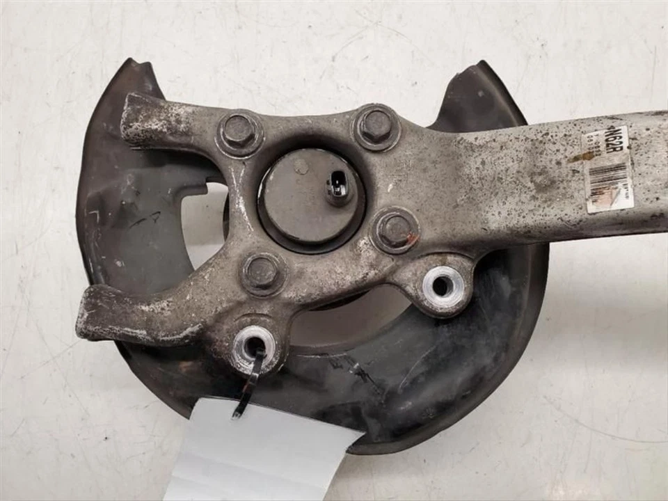 Conjunto de nudillo de husillo de conductor delantero izquierdo Lexus IS250 2010-2015 OEM 10-15 Foto 3 de 4