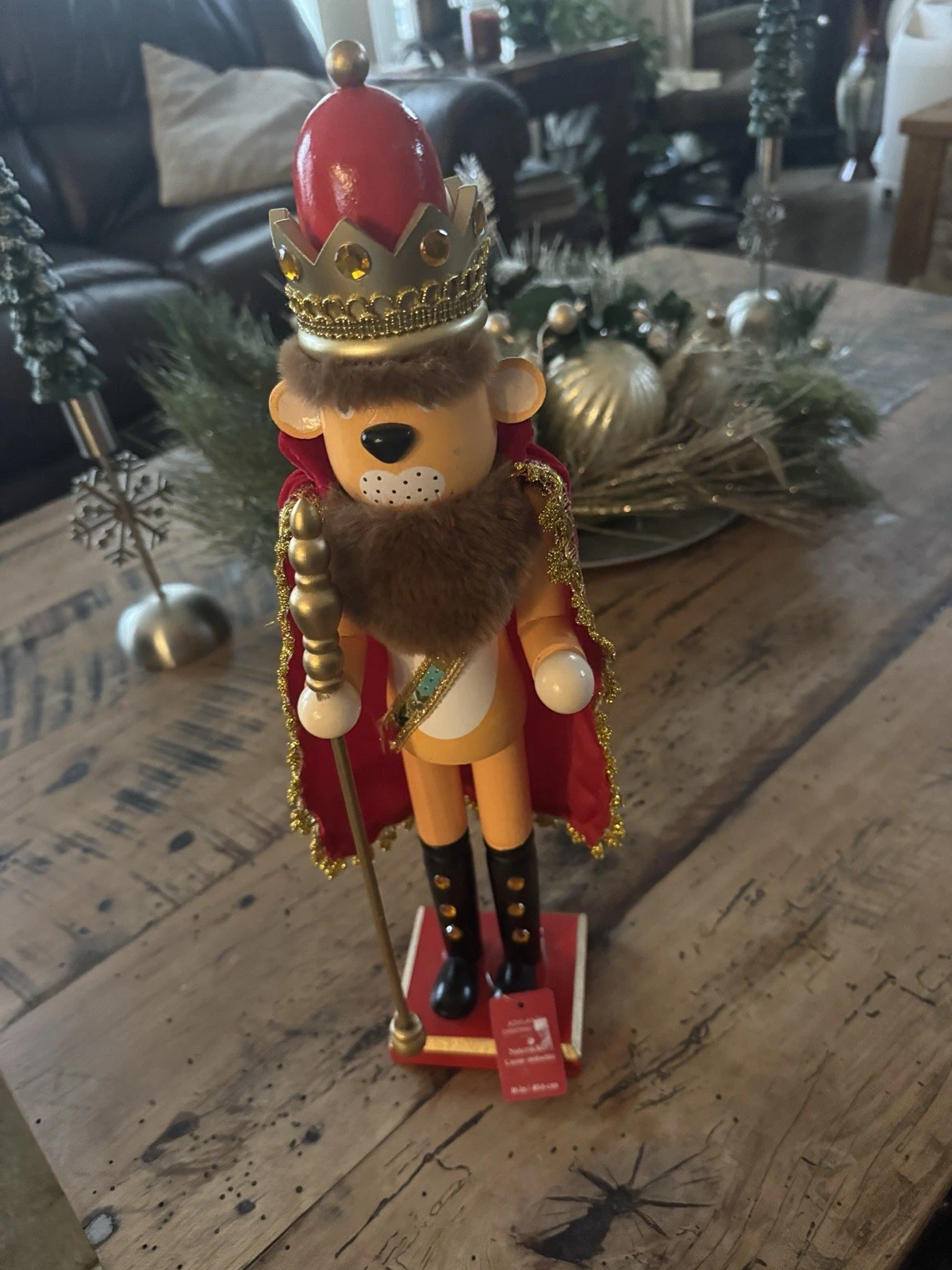 The Cowardly Lion Holiday Nutcracker 16 In. From The Wizard Of Oz