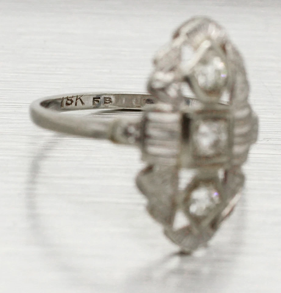 Antiguo anillo de cóctel de filigrana de diamantes Art Deco de 0,20 quilates - oro blanco de 18 k Foto 3 de 4