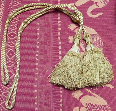 11 METRES DE GALON DE PASSEMENTERIE ANCIENNE DE LYON-AVEC LUREX DORÉ-N°AM28
