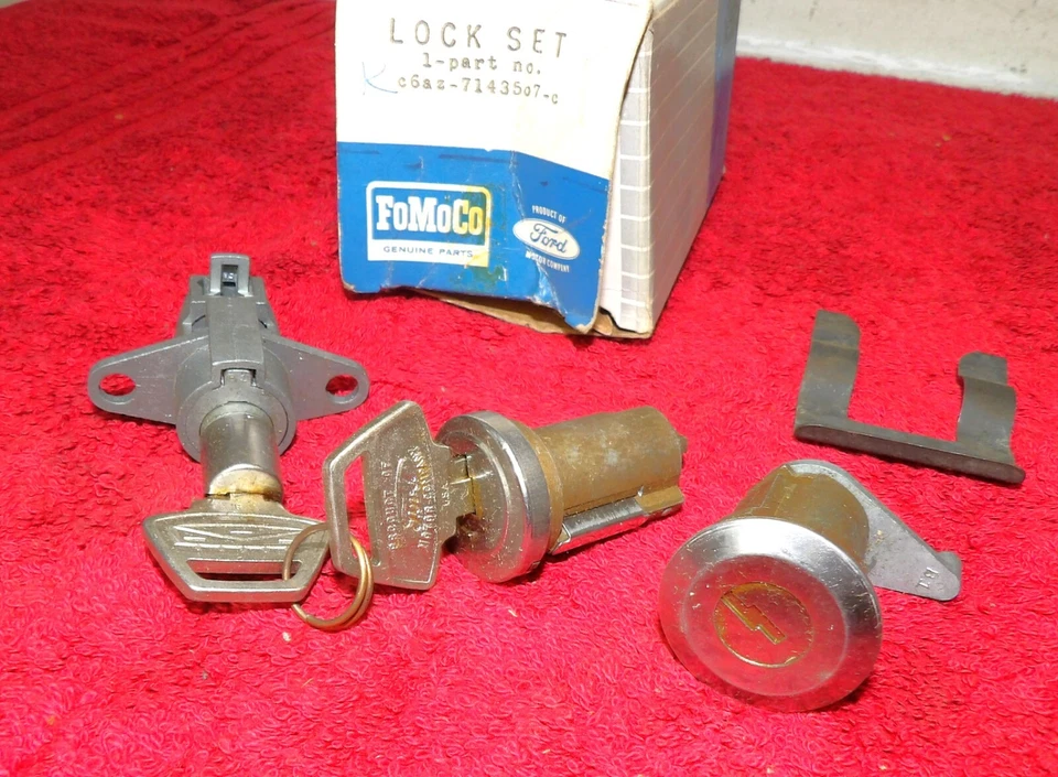 Ford Mercury Wagon 1966 1967 nuevo en stock guantera almacenamiento compt puerta puerta trasera juego de cerradura Foto 2 de 4