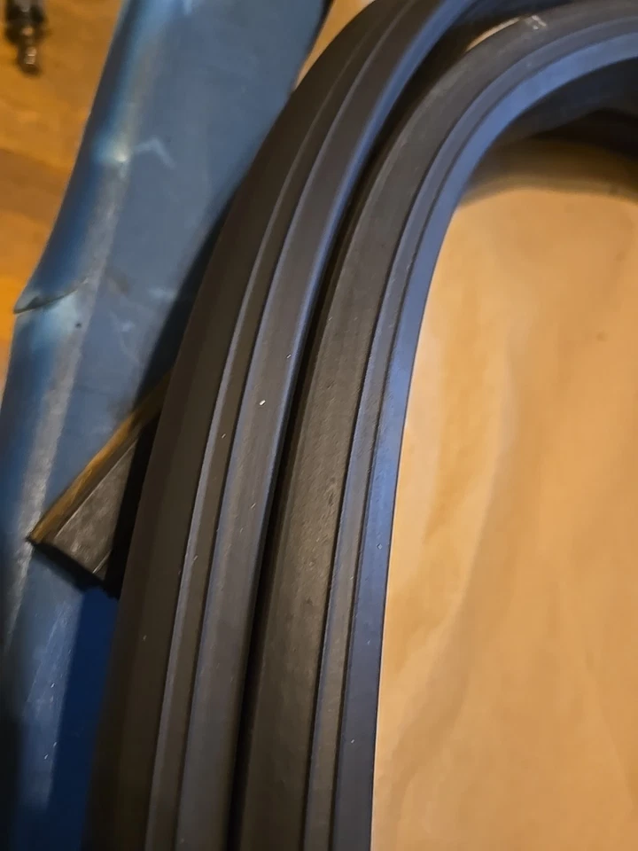 1981-88 G BODY Oldsmobile CUTLASS Supreme Salon 442 Rear Trunk Gasket Orig GM - Image 2 of 4