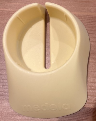 (1) Medela Bottle Stand Yellow 5oz / 8oz (150ml / 250ml) Baby Bottle Holder