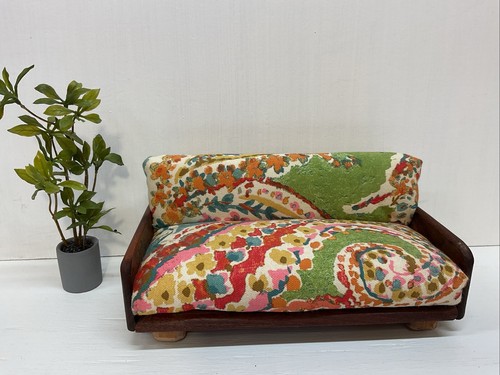 Handmade For Barbie MOD 70s Inspired Upholstered And Wooden Sofa 1:6 Scale - Picture 2 of 5
