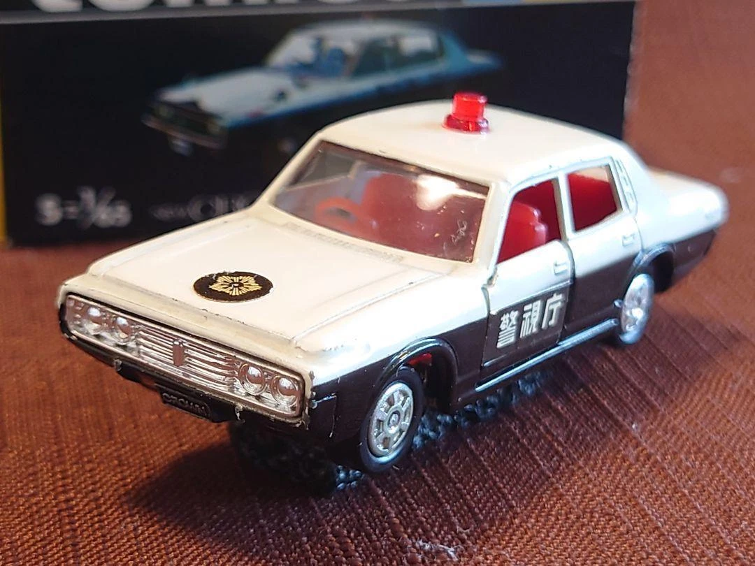 Tomica made in Japan Tomica 4 Crown Patrol Car