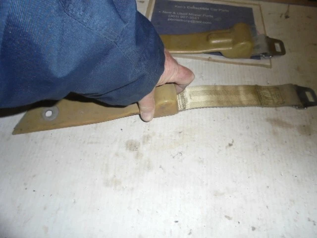 1968 1969 Dodge Dart Plymouth Barracuda Seat Belt Retractors P/N 2945196 2945197 - Image 4 of 4