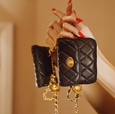 Cute & Simple Quilted Belt Bag with Gold Accents/Chain | eBay display picture 1