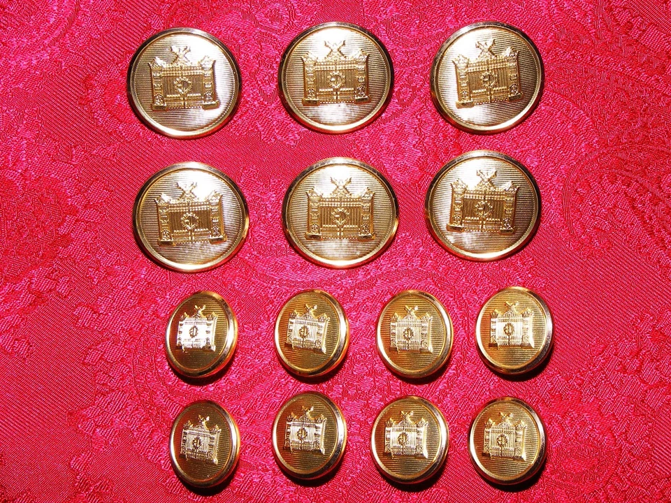 VINTAGE BROOKS BROTHERS BROOKSGATE GOLD GATE REPLACEMENT DB BLAZER BUTTON SET - Image 4 of 4
