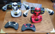 SHARPER IMAGE Remote Control Robot Multiplayer Combat Set, Red White USED G.C.