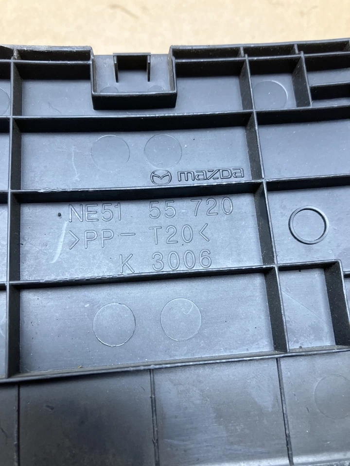 Panel de cubierta de moldura de consola central trasera Mazda MX-5 Miata 2006-2015 06-15 Foto 4 de 4