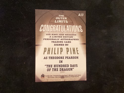 TARJETA FIRMADA THE OUTSIDE LIMITS/TWILIGHT ZONE PHILLIP PINE EN SOPORTE DE PLÁSTICO - Imagen 2 de 2