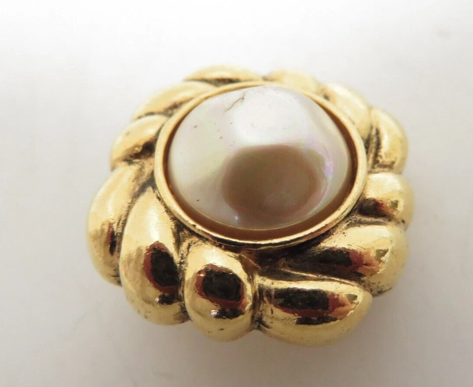 Authentische CHANEL Vintage Ohrringe mit Perlenimitat #39455 - Bild 2 von 4