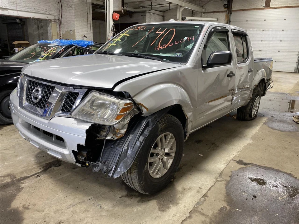 Used Front Center Interior Rear View Mirror fits: 2016 Nissan Frontier w/automat - Изображение 3 из 4