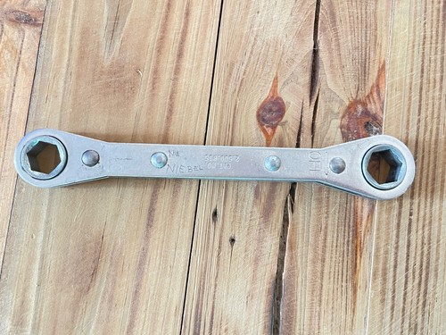 Mac Tools Ratcheting Ratchet 1/2”-9/16” RW1618 - 6 Point Box End - Picture 5 of 6