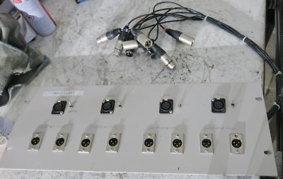 XLR Heckwand mit Kabeln