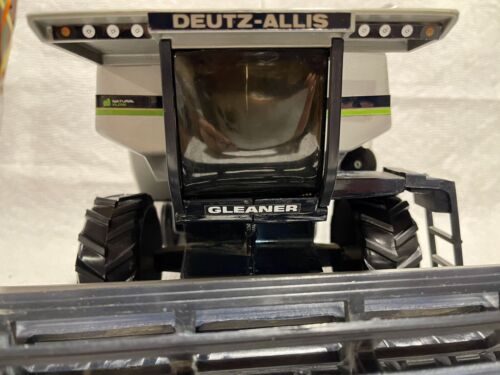 Scale Model 1/24 Scale Deutz-Allis R6 Gleaner Combine Farm Toy Collectible - Picture 11 of 15