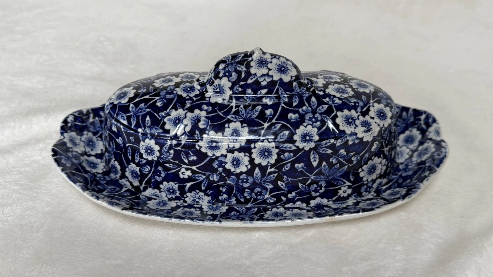 BLUE CALICO CROWNFORD CHINA STAFFORDSHIRE COVERED BUTTER DISH 8 1/4" LONG