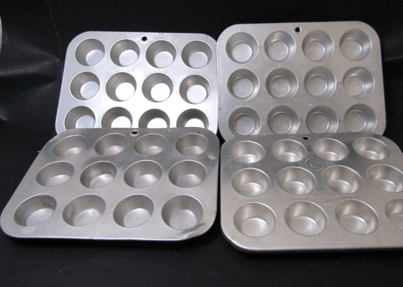 Lot 4 Worthmore Aluminum 12-Hole Muffin Pans Tin USA Easy Clean Silver
