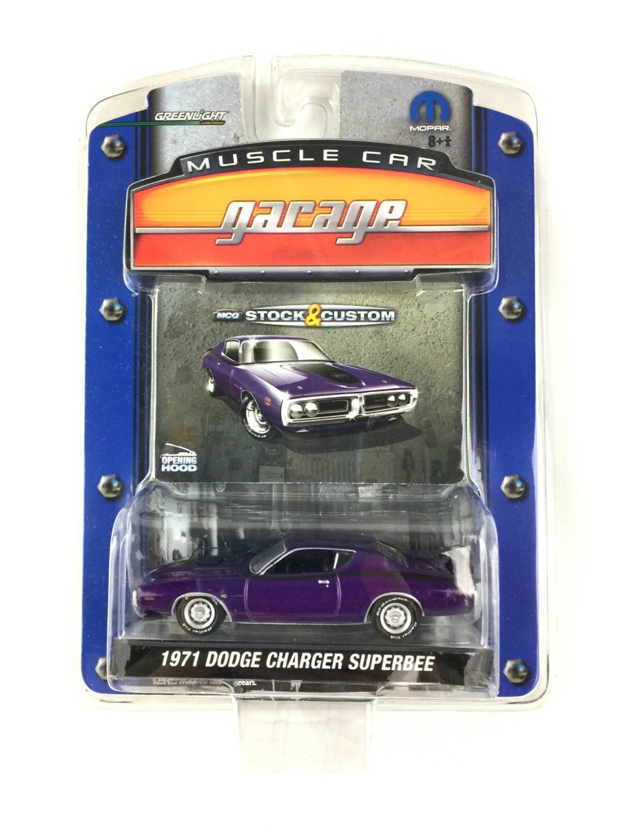 Greenlight Muscle Car Garage 1971 71 Dodge Charger Superbee Purple