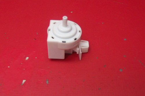 Waschmaschine HOTPOINT WMXTF742P DRUCKSCHALTER