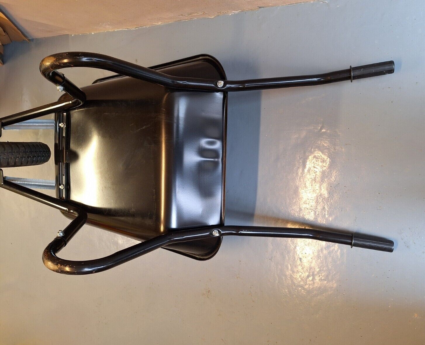 Walsall Wheelbarrows 85L Heavy Duty Builders Barrow Black Only 6 Months Old. 5036610001811