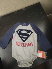 DC Comics SUPERMAN Infant Baby Long Sleeve Bodysuit Size 3-6 Months. With cape