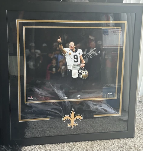 Drew Brees Signed Framed 16x20  Record Breaking Photo Fanatics Authenticated