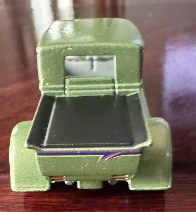 Camión Ford Johnny Lightning 1929 doble cabina verde escala 1:64 Foto 2 de 4