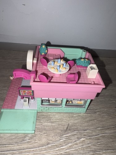 Polly Pocket Drive-Thru Burger Ständer. Unvollständiges Set. Puppe mit einer Figur enthalten - Bild 4 von 5