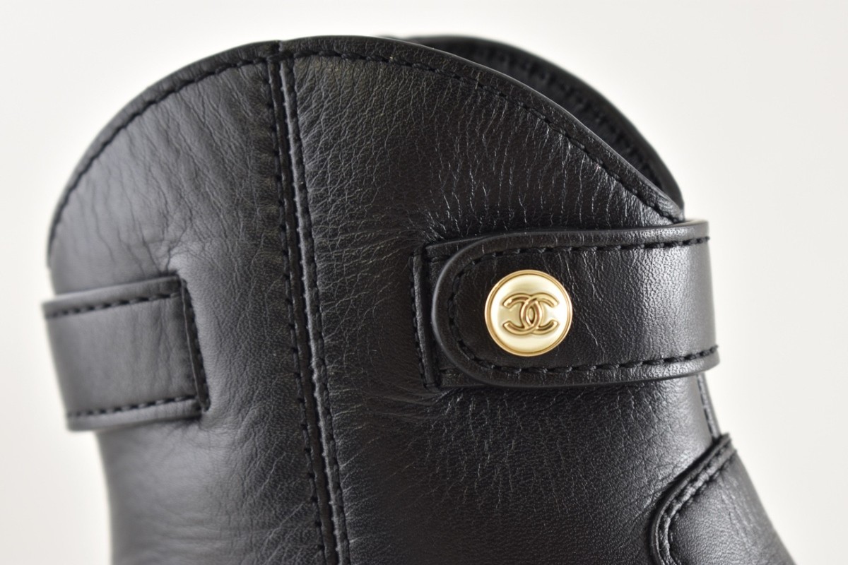Chanel 24K Black Calfskin Leather Pearl CC Logo Western Short