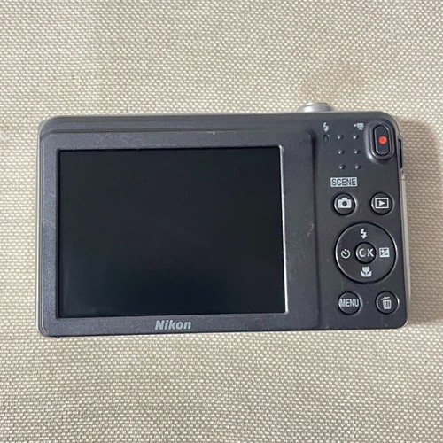 Nikon Coolpix A300 Digital Camera 20.1 MP 8x Optical Zoom Silver Built-in Flash - Picture 6 of 12