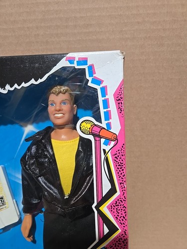 Vintage Official New Kids on the Block in Concert Fashion Figure Joe Doll 1990 - Picture 4 of 9